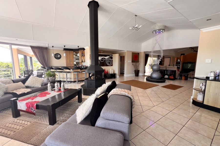 5 Bedroom Property for Sale in East London Rural Eastern Cape